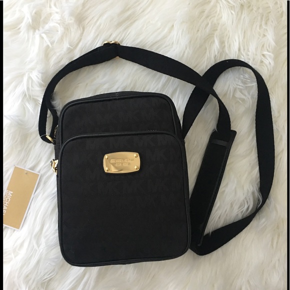 michael kors flight bag